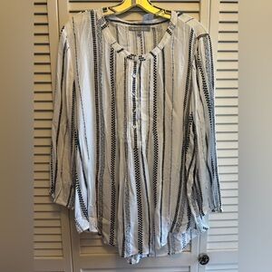 Daniel Rainn XL Black and White Striped Women's Top. PTP 21.5”